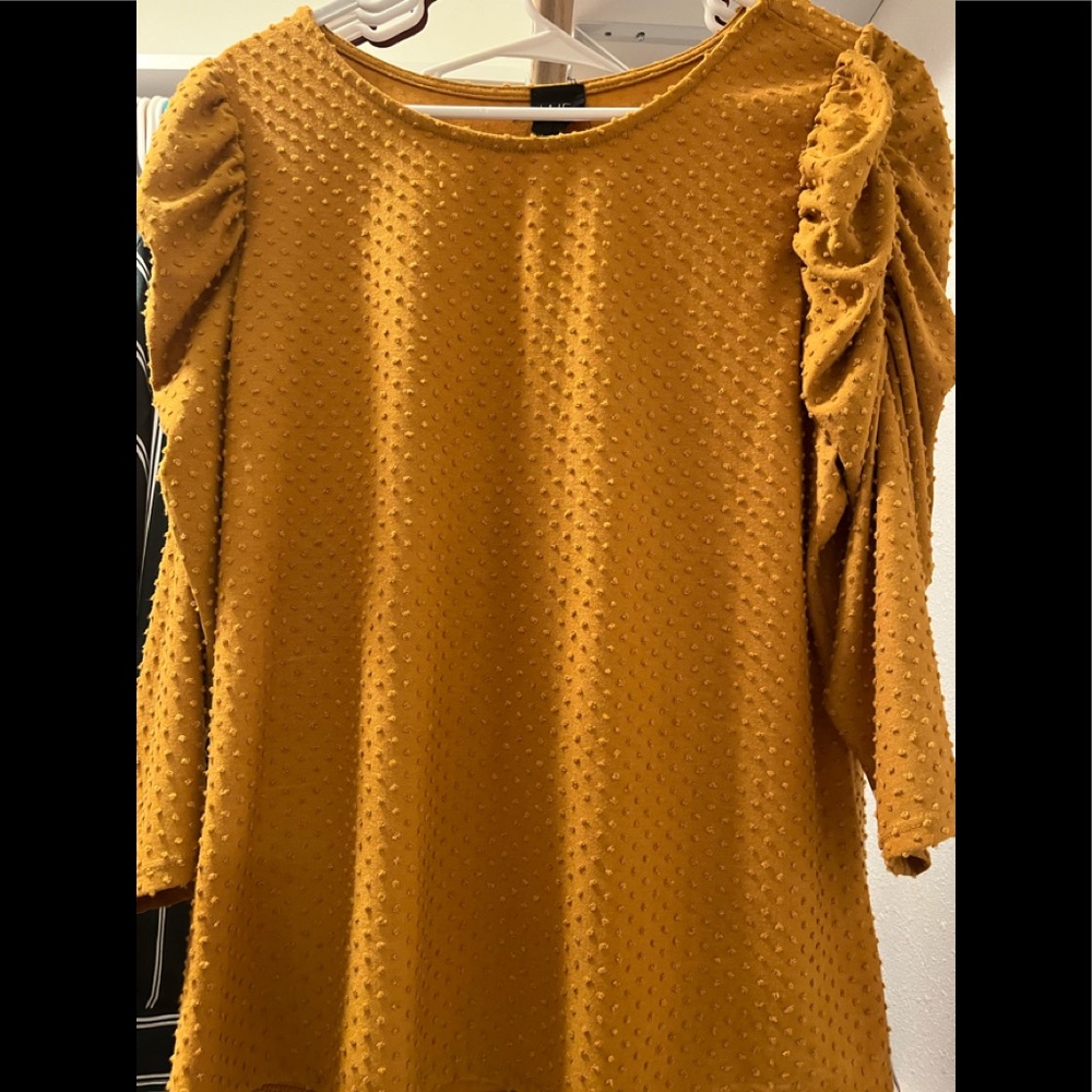 Mustard Swiss dot top